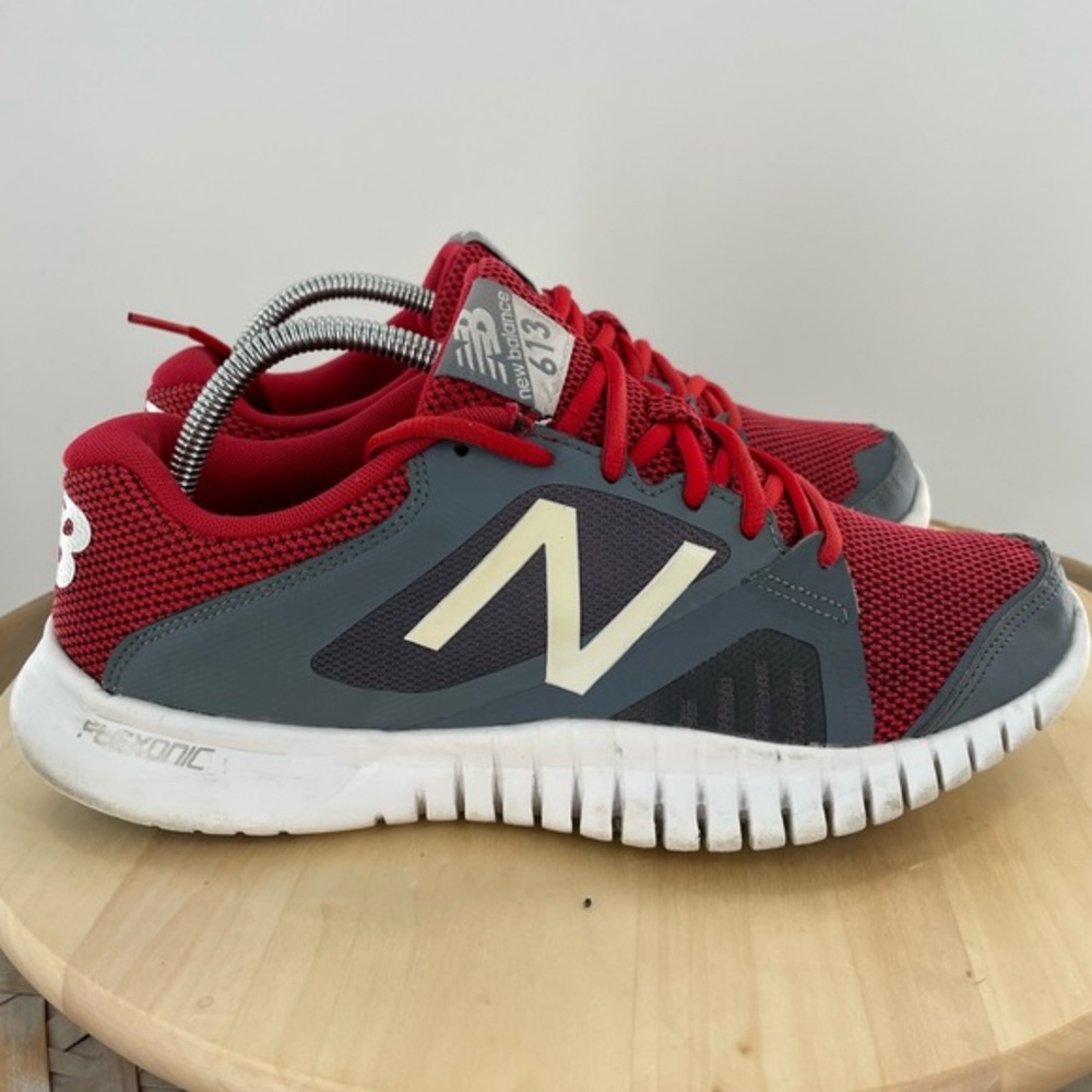 New Balance 613 Running Shoes Men's 9 Grey Red Flexonic Athletic Training Tops